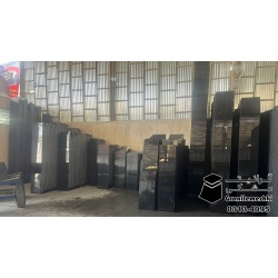 سنگ گرانیت مشکی نطنز کم خط سفید معدن احرار قد +150- Black Granite Natanz Ahrar Mine